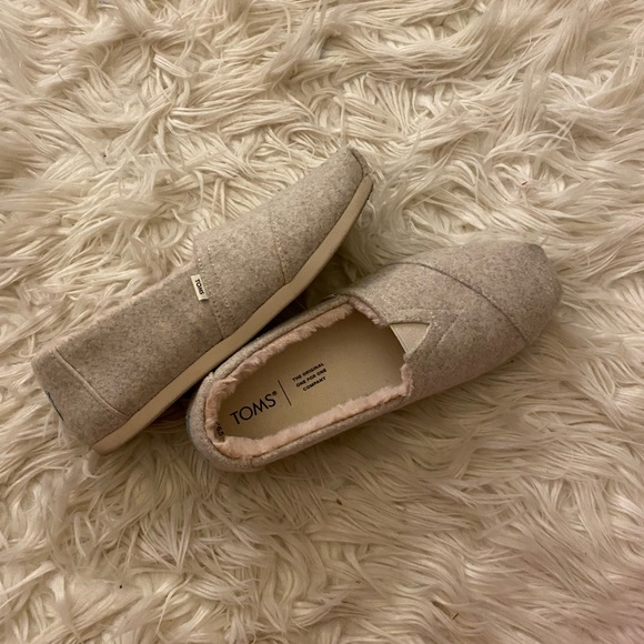 Tom’s slip on shoes with fur lining - Picture 4 of 7